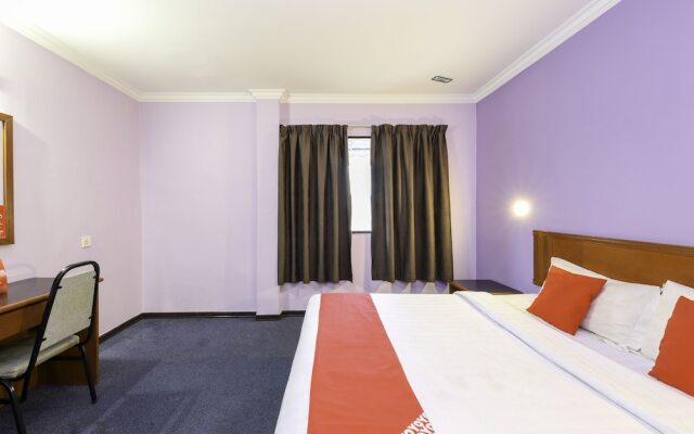 OYO 472 Comfort Hotel 1