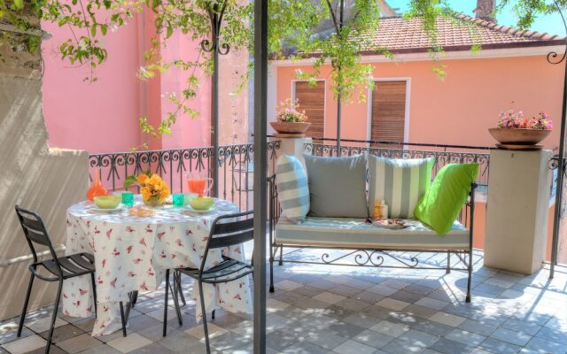 Casa Giulia Diano Castello