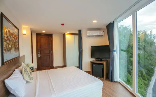 Cliff Hotel