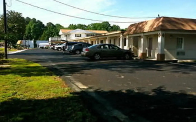 Whispering Pines Motel