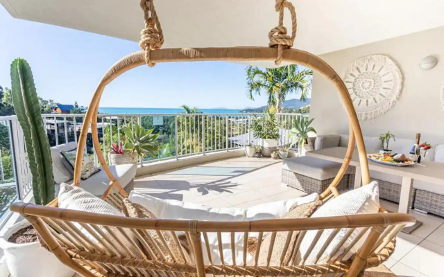 Whitsunday view BOHO apartment in Airlie Beach