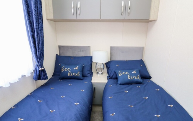 33 Woodpecker Lodge