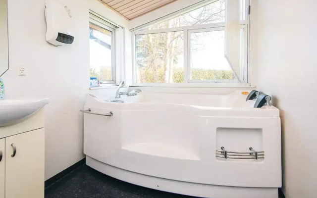 10 Person Holiday Home in Juelsminde-by Traum