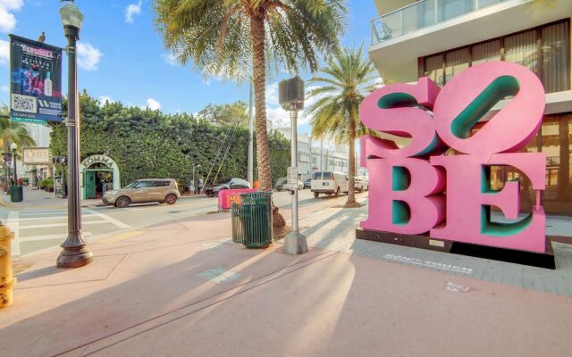 Chic Large Studio Apt Near Ocean Drive South Beach