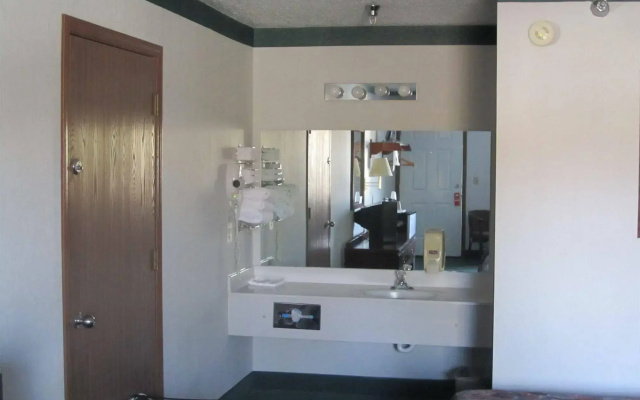 Evergreen Inn