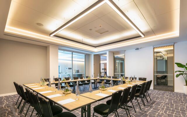 Crowne Plaza Sydney Coogee Beach by IHG