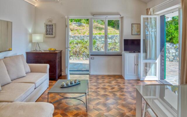 MARLA House Sea View