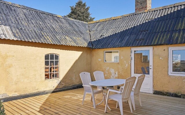 8 Person Holiday Home in Rø Gudhjem