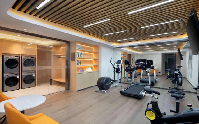 Days Inn By Wyndham Zhuhai Gongbei Port