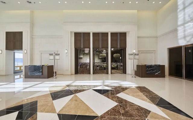 Baekhak Jayuro Resort