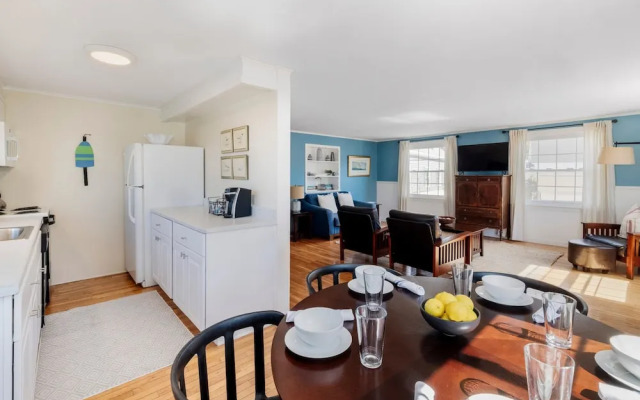 The Boathouse Waterfront Hotel & Marina