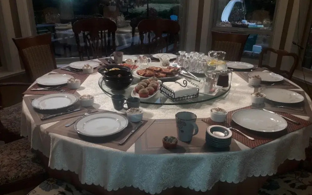 Cedar Manor Bed and Breakfast