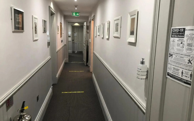 W12 Rooms