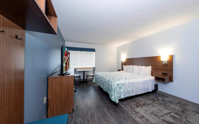 Red Roof Inn & Suites Wilmington - New Castle