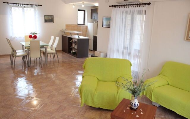 Apartment Gajo