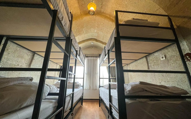 Nomads Cave Hotel & Rooftop