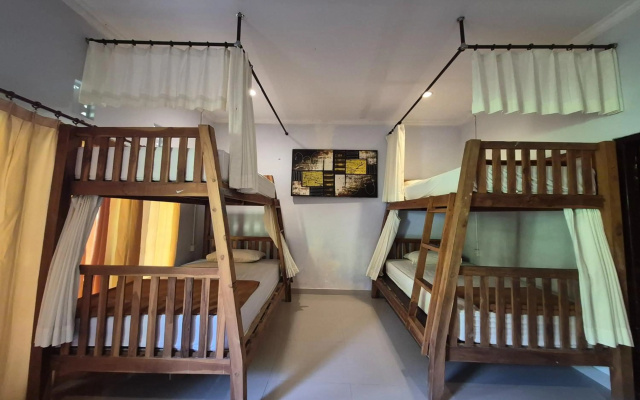 Bintang Hostel – Guest Rooms – Nusa Penida