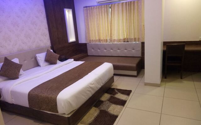 Hotel Devkinandan