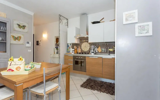 Cozy Apartment With Large Garden