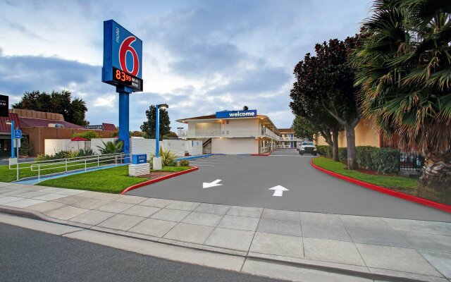 Motel 6 Santa Clara, CA