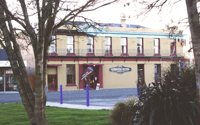 Lumsden Hotel
