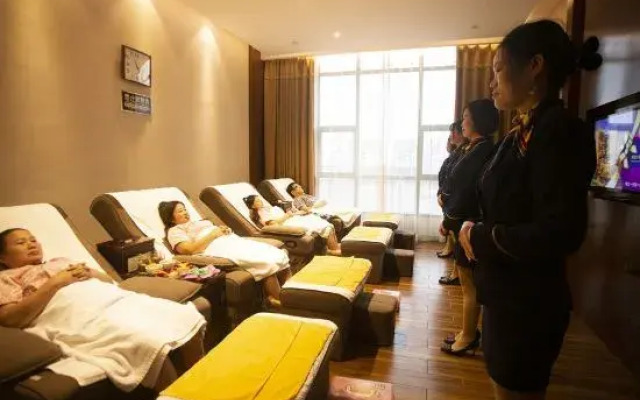 Crown Century Hotel