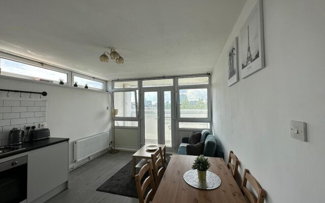 Lovely 3-bed Apartment in London