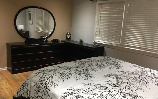 Lovely 2 Bedroom Home with Pool