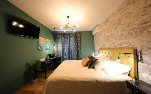 Aldo Apartments Center