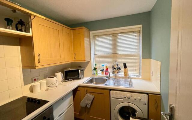 RiverView 1 Bed Apartment with Parking by CozyNest