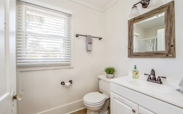 The Broadfoot Bungalow