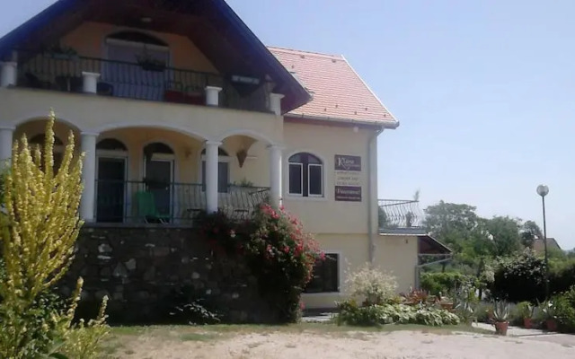 Apartmanház Klára