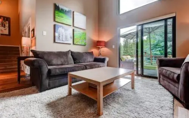 Four-Bedroom Family Friendly House with Chef's Kitchen - фото 4