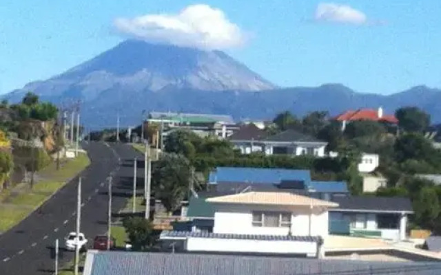 58 Pioneer - Retro Studio Unit