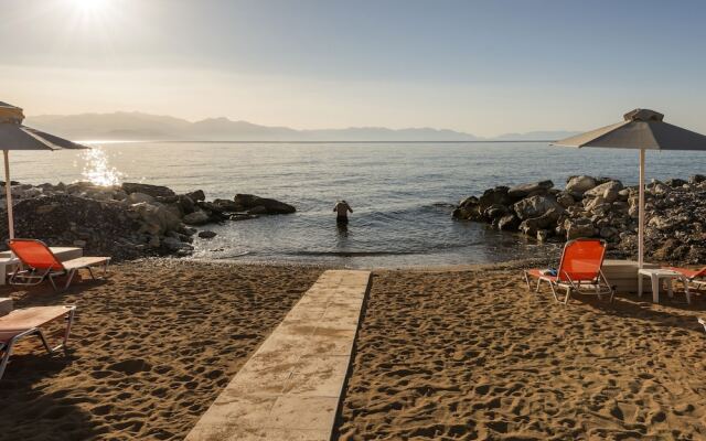 Beachfront Cosy Home - Breakfastincluded