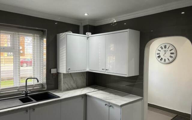Modern Executive 2-bed Apartment in London