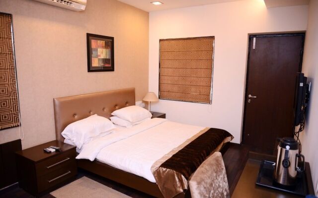 JK Rooms 146 Check Inn Service Apartment