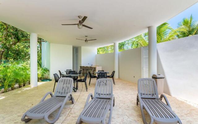 Entire House- 3BR with Private Roof Top Deck