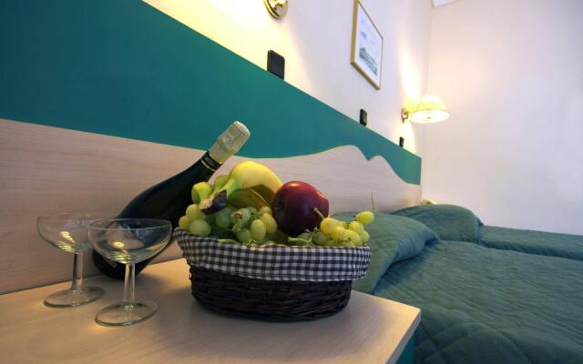 Poseidon Hotel and Apartments
