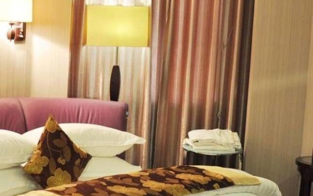 Yinchuan Juli Six Red Hotel