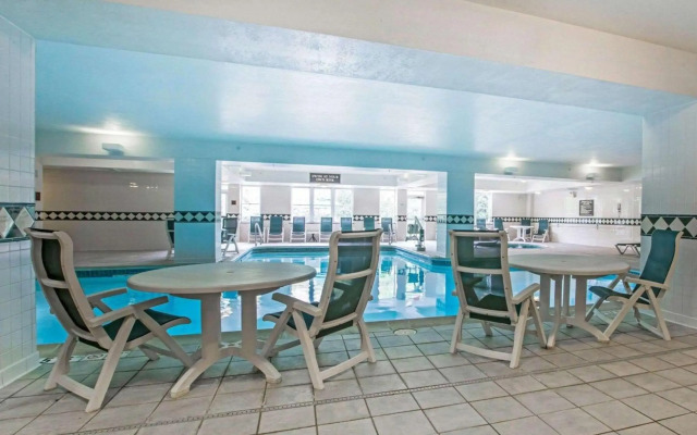Comfort Inn & Suites Near Burke Mountain