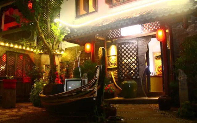 Zhouzhuang Romantic Traveling View Residence