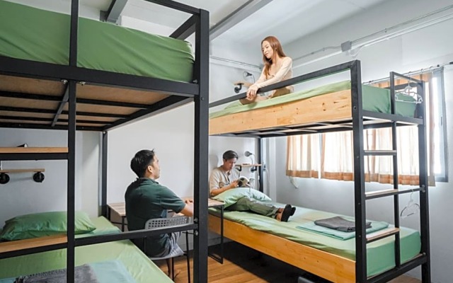 Hybrit Hostel & Cafe