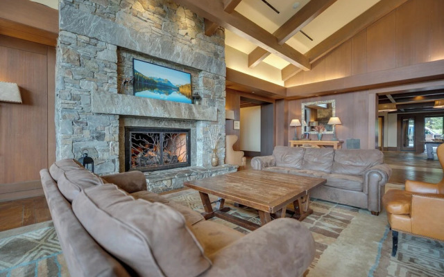 Pet-friendly Cle Elum Condo - Hike, Ski & Relax!