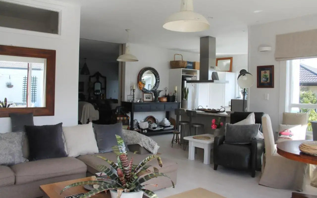 Beautiful Bungalow CBD