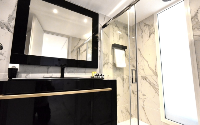 4 Elements Seaside Luxury Suites - Fire