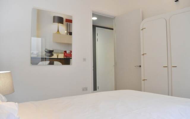 Farringdon 3 Bedroom Flat With Terrace