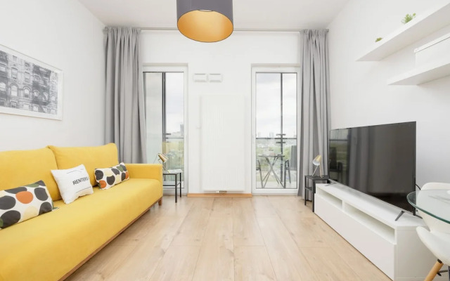 Studio With Parking in Wola by Renters