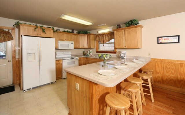 Cedar Falls 8 - Three Bedroom Chalet