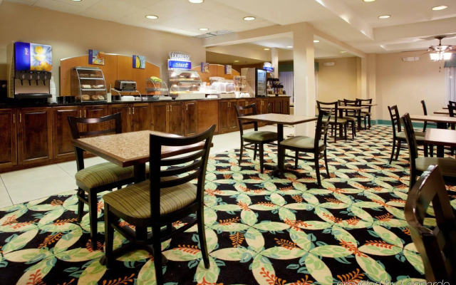 Country Inn & Suites by Radisson, Murrells Inlet, SC